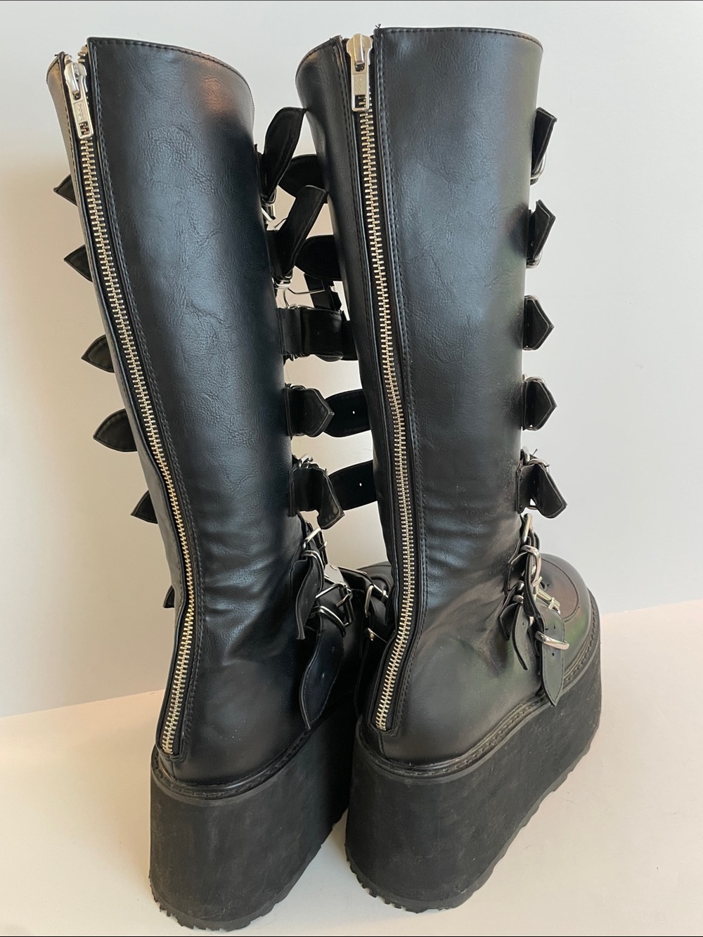 Demonia Boots size 9 - Picture 5 of 6
